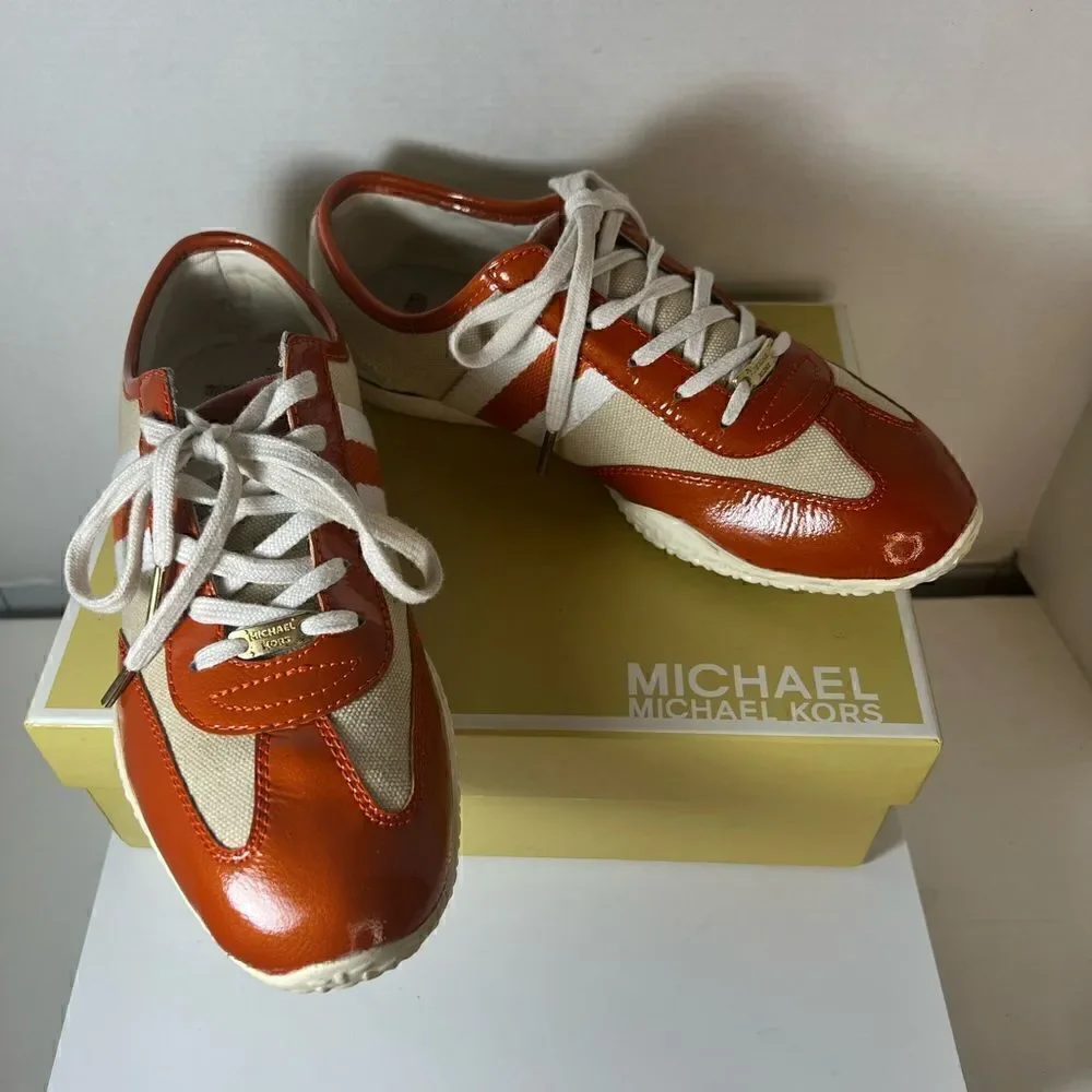 Like New With Box Micheal Kors Jet Set Sprinter